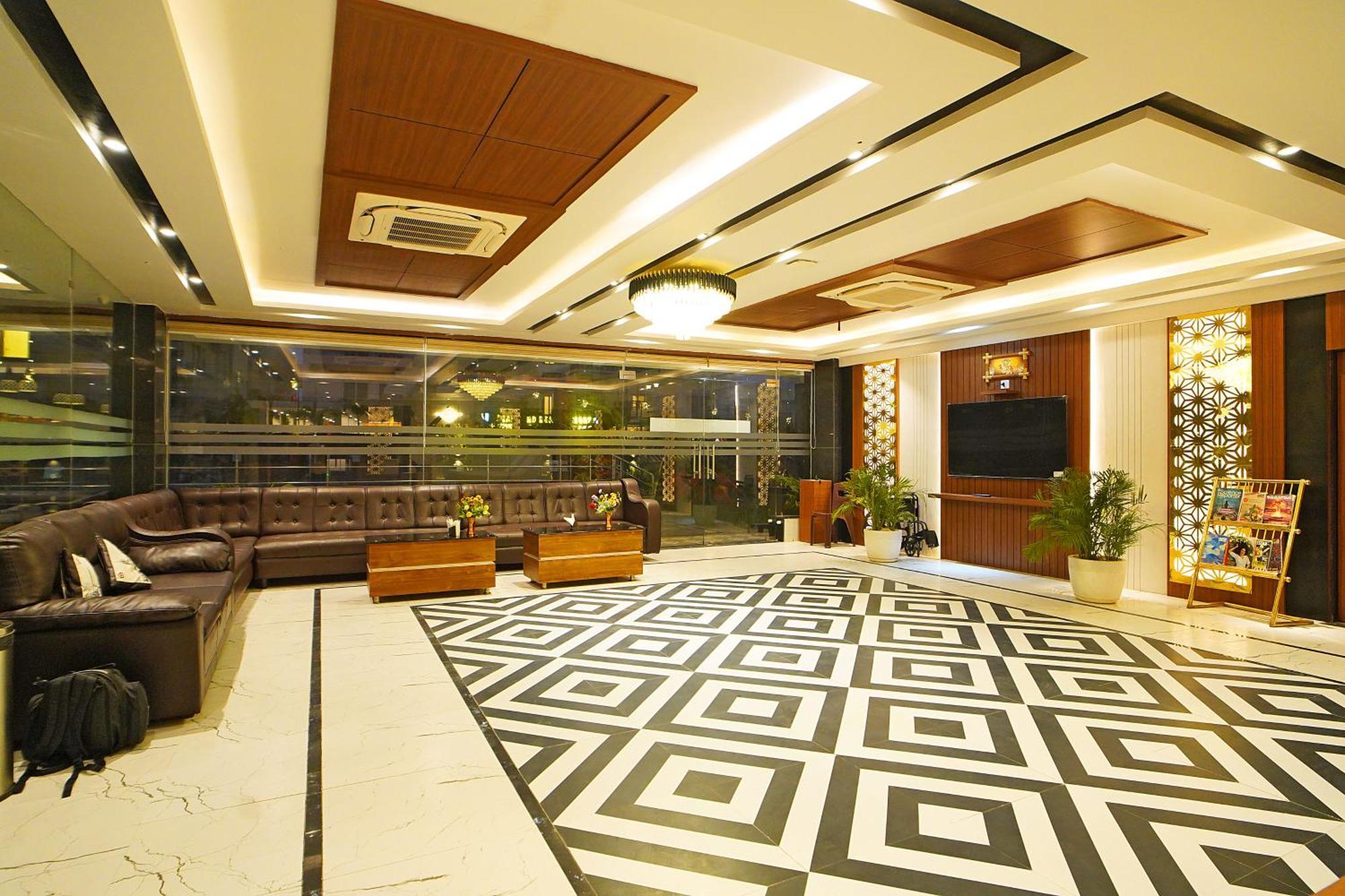מנדרמוני Royal Palace Beach Resort Walking Distance 1 Minutes מראה חיצוני תמונה