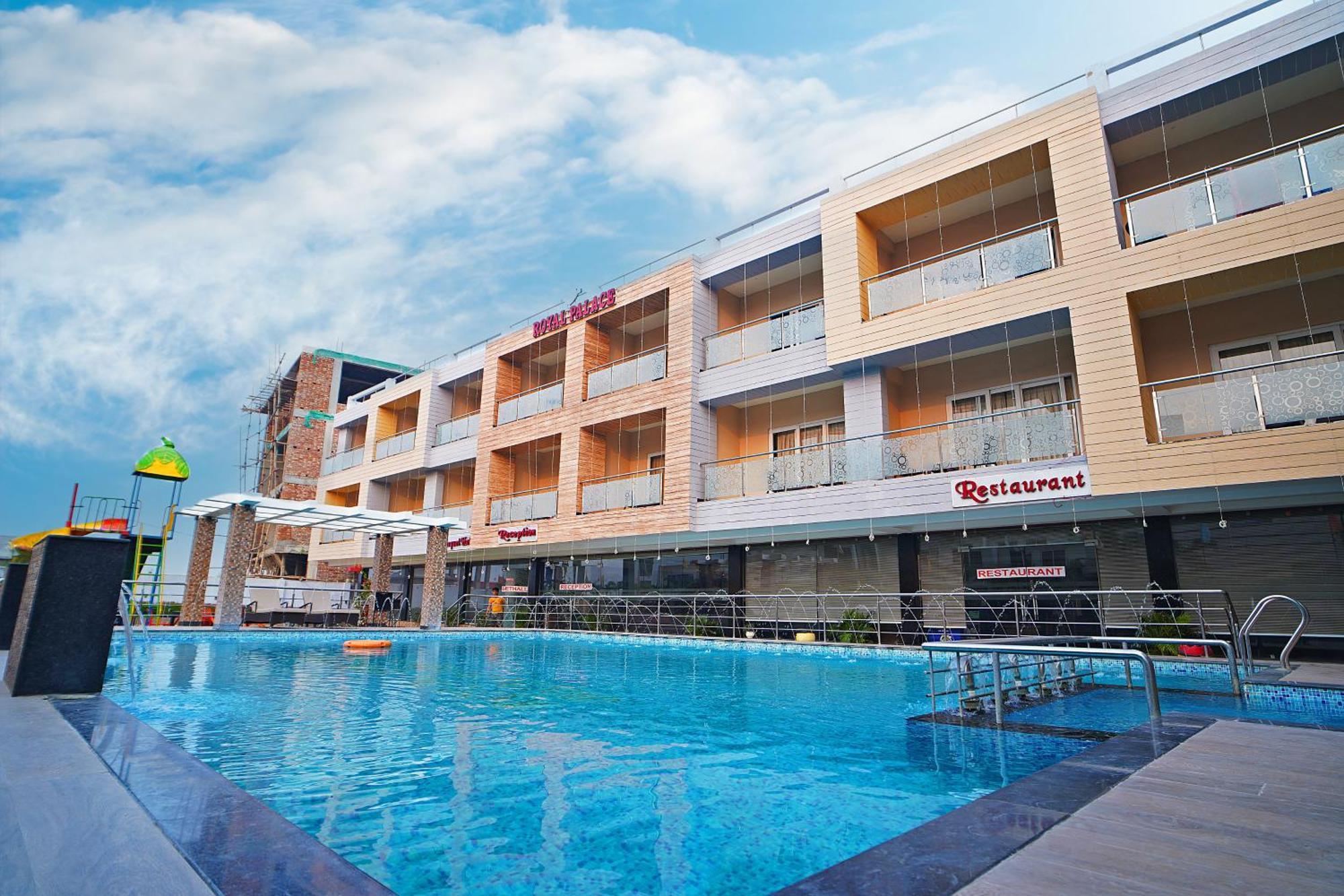 מנדרמוני Royal Palace Beach Resort Walking Distance 1 Minutes מראה חיצוני תמונה