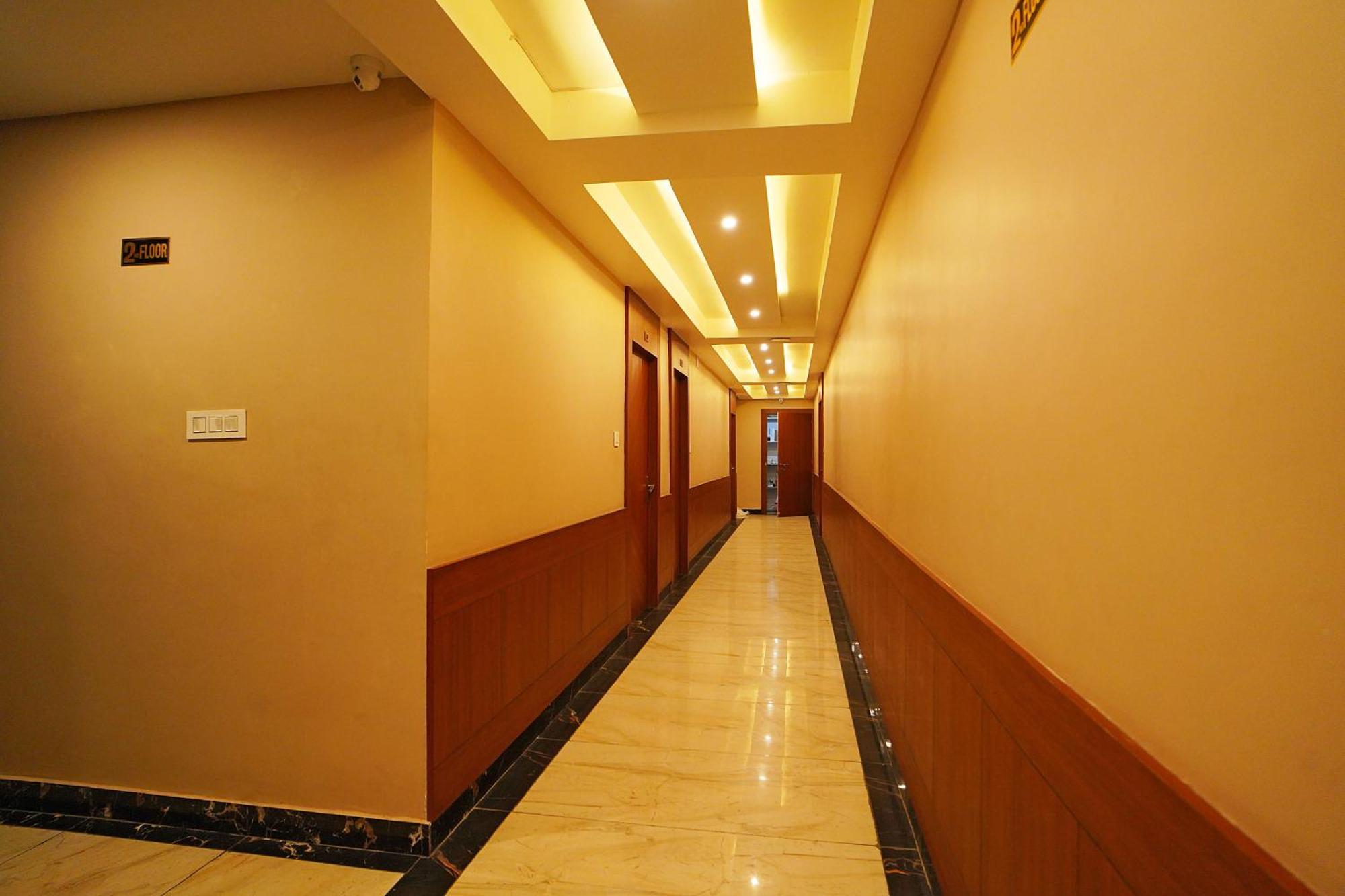 מנדרמוני Royal Palace Beach Resort Walking Distance 1 Minutes מראה חיצוני תמונה