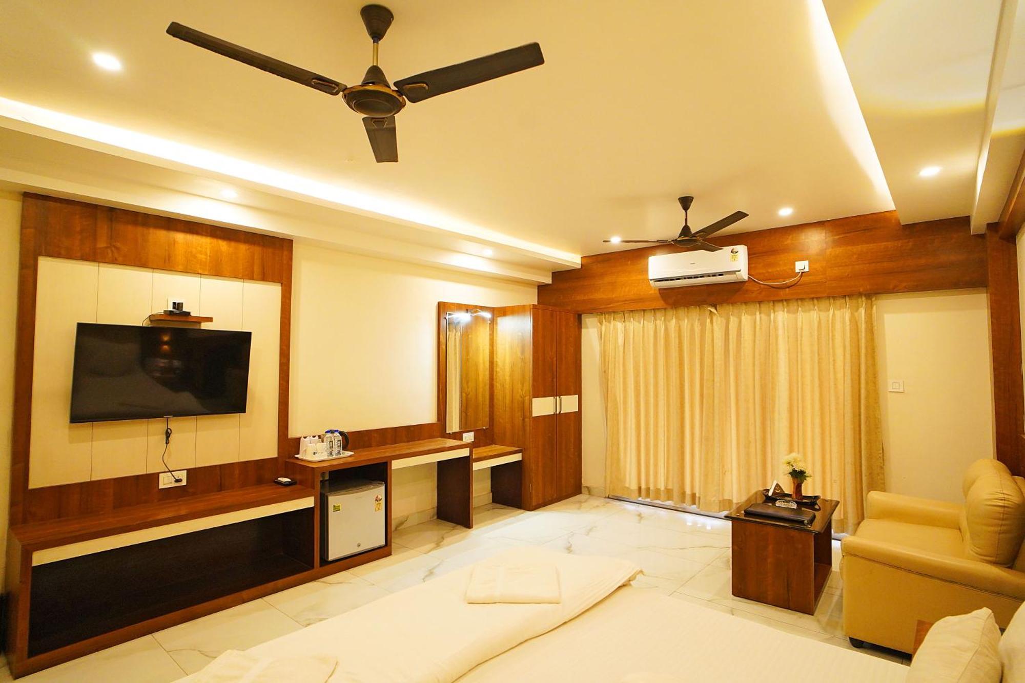 מנדרמוני Royal Palace Beach Resort Walking Distance 1 Minutes מראה חיצוני תמונה